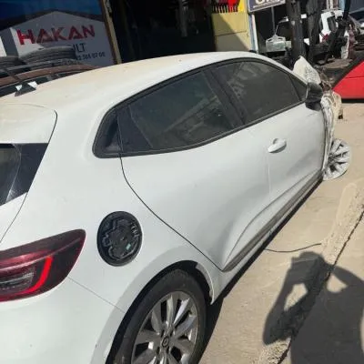  Renault Clio Komple Çıkma Yedek Parçaları - 2024