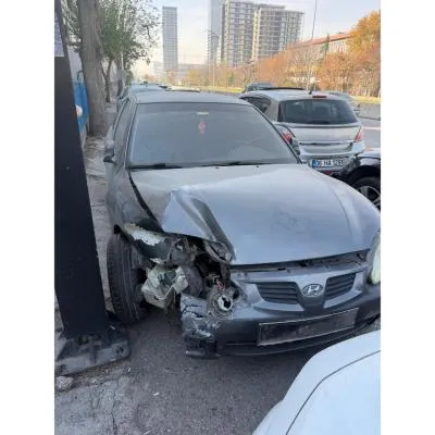 Hyundai elentra 2000 model